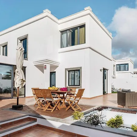 Clara Villa